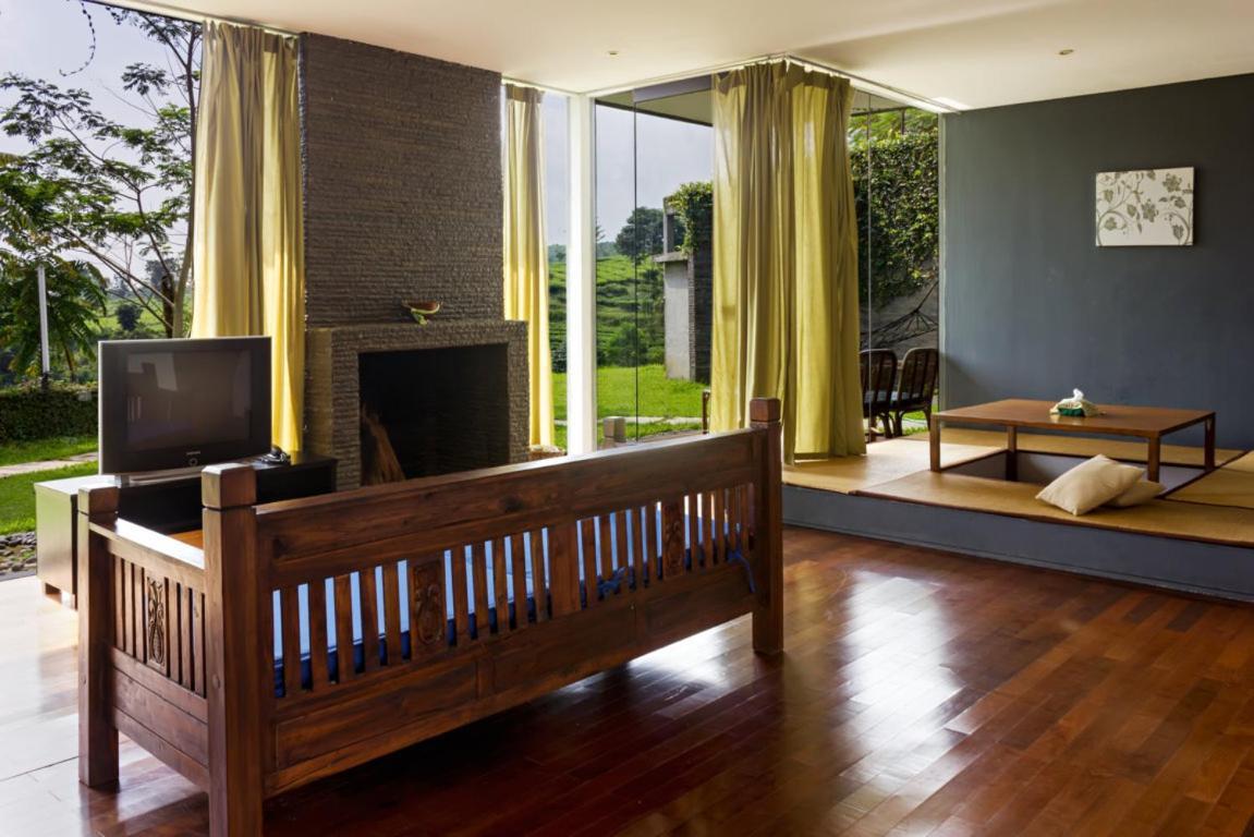 Tea Garden Resort Ciater Exterior photo