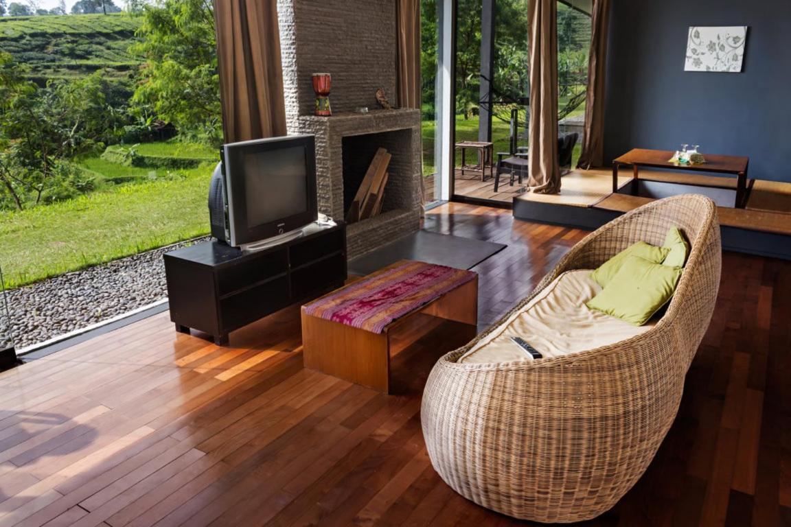 Tea Garden Resort Ciater Exterior photo